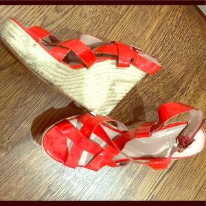 Vince Camuto red wedges